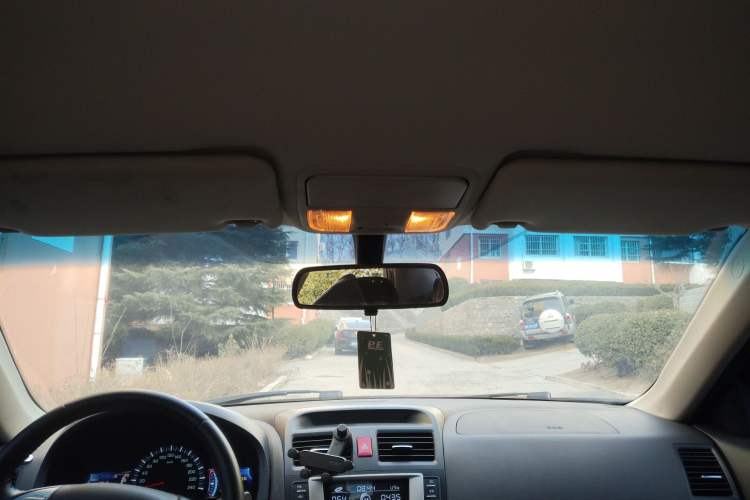 Used BYD G6 2013 2.0L Manual Luxury Version