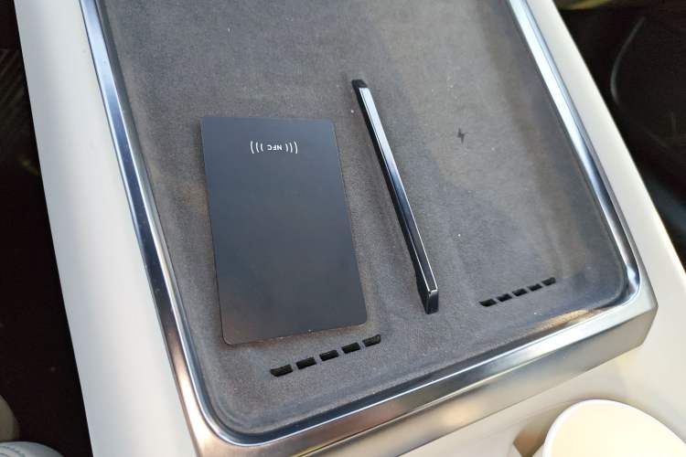 Used XPeng P7 2025 Model—702 Long Range Ultra Vehicle Key