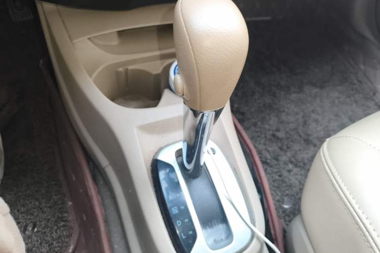 Used Nissan Livina 2015 1.6XE CVT Comfort Edition Gear Lever