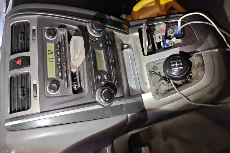 Used Jinbei Express 2020 2.0L Upgraded Version China VI Standard 6-Seater 1TZS
