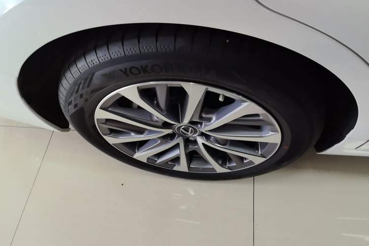 Used Lexus ES 2023 200 Excellence Edition