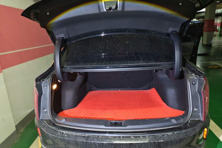 Used Hongqi E-QM5 2022 431 km Charge & Enjoy Edition