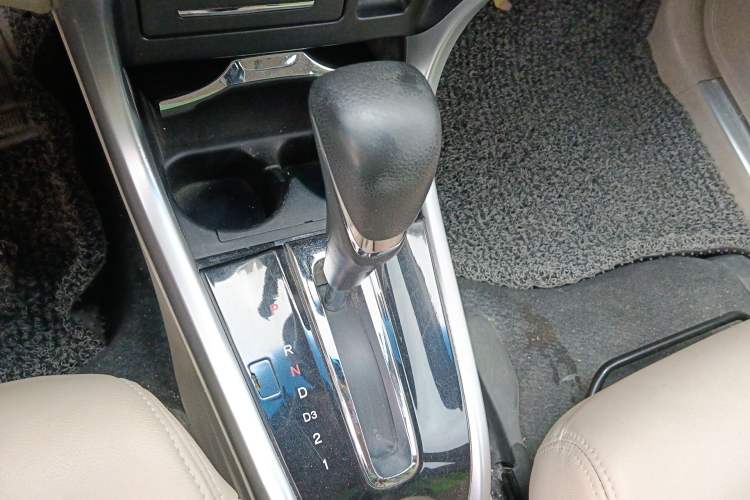 Used Honda Crider 2013 1.8L automatic comfort version Gear Lever