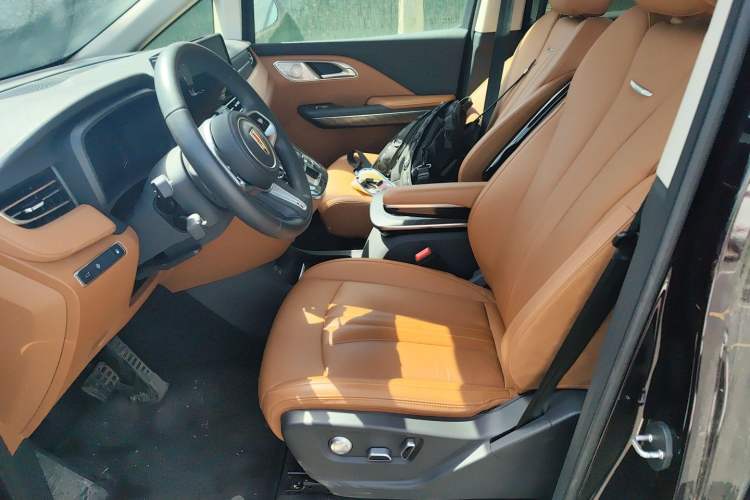 Used Hongqi HQ9 PHEV 2024 2.0T Four-Wheel Drive Business Edition
