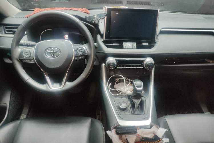 Used Toyota RAV4 2021 2.0L CVT Four-Wheel Drive Premium Edition
