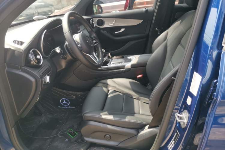 Used Mercedes-Benz GLC Coupe 2020 GLC 260 4MATIC Coupe SUV Left Front Seat