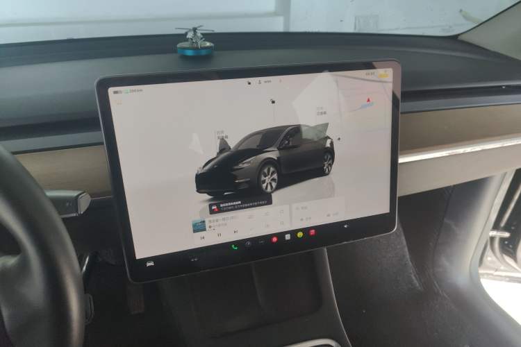 Used Tesla Model Y 2022 Long-Range All-Wheel-Drive Version