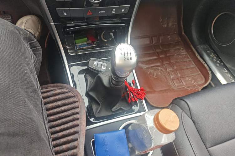 Used Haval H2 2016 Red-Label 1.5T Manual Two-Wheel Drive Luxury Model
