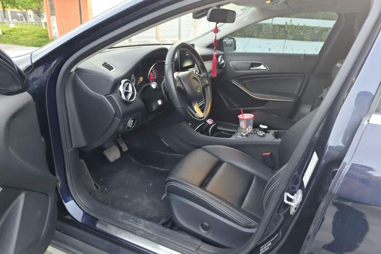 Used Mercedes-Benz GLA 2017 GLA 220 4MATIC Fashion Model Driver Seat