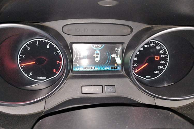 Used BYD Yuan 2016 1.5L Manual Luxury Model Odometer Close Up