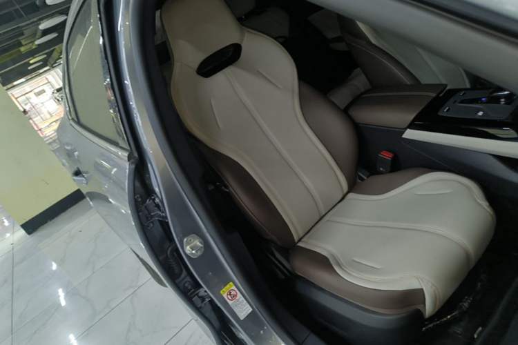 Used BYD Qin PLUS 2024 HONOR Edition DM-i 55KM Leading Model
