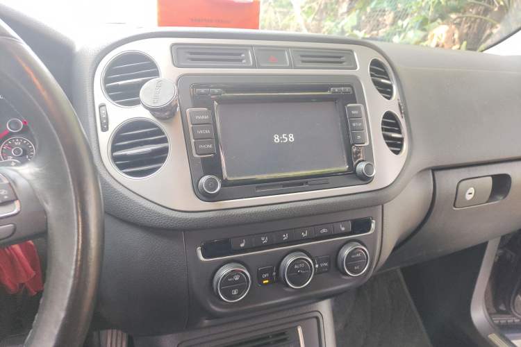 Used Volkswagen Tiguan L 2015 1.8TSI Automatic All-Wheel-Drive Luxury Model
