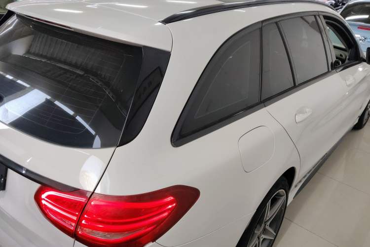 Used Mercedes-Benz C-Class 2015 C 200 station wagon