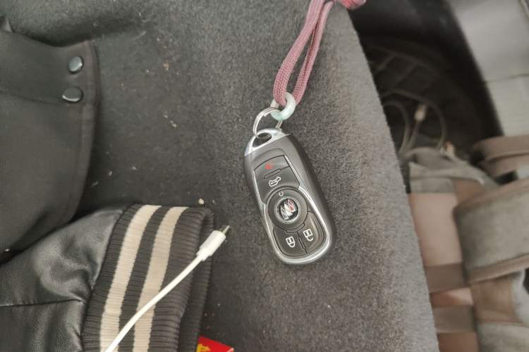 Used Buick GL8 2023 Land Executive Class 652T Luxury Model Vehicle Key