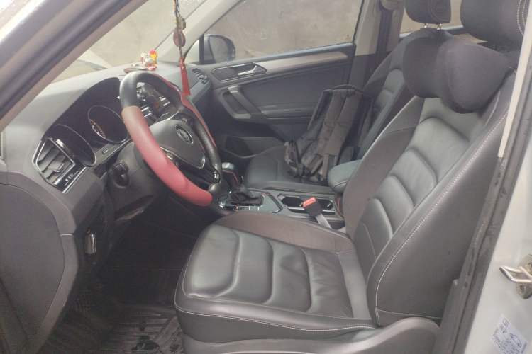 Used Volkswagen Tiguan L 2020 330TSI Automatic Two-Wheel Drive Smart Luxury Edition China VI Standard Left Front Seat