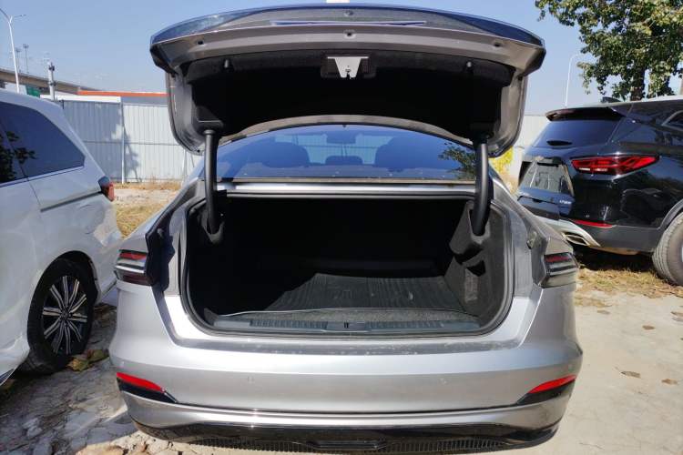 Used Lincoln Z 2024 2.0T Two-Wheel Drive Prestige Hybrid Version
