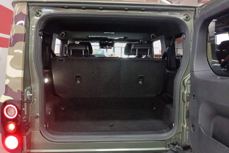 Used 212 T01 2024 2.0T Explorer