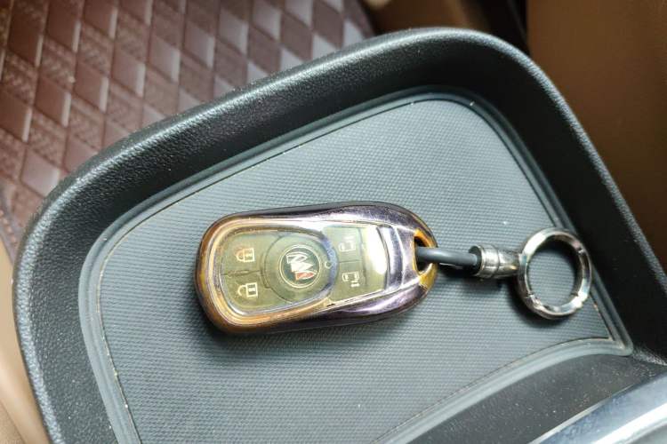 Used Buick GL8 2021 ES Landtrek 653T Luxury Model
