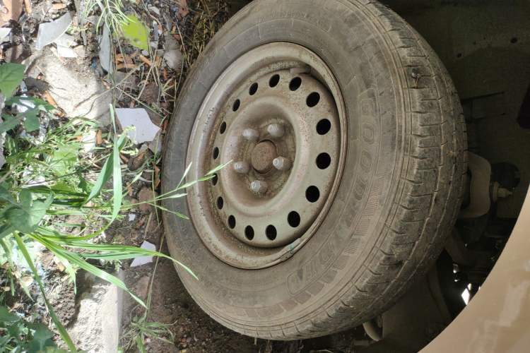 Used Foton Scenic G7 2017 2.0L Short-Wheelbase Commercial Van Flat Roof 2 Seats 4Q20M Right Front Wheel Hub