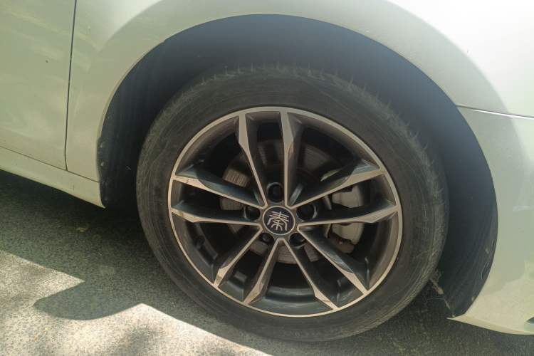 Used BYD Qin Pro 2019 Super Edition 1.5TI Automatic Smart Connect Enjoyment Model China VI Standard