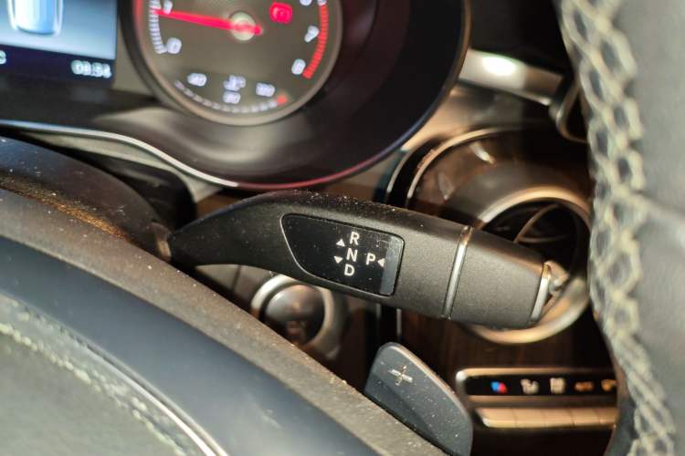 Used Mercedes-Benz GLC 2019 GLC 260 L 4MATIC Luxury Model Gear Lever