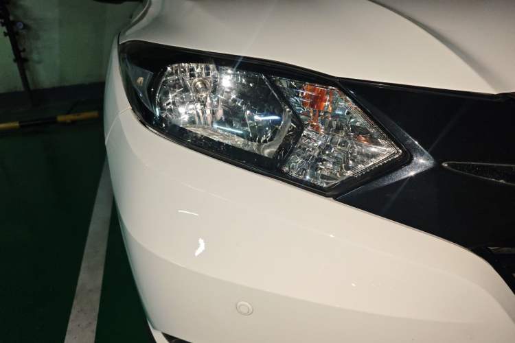 Used Honda Vezel 2017 1.5L CVT 2WD Comfort Model Right Front Headlight