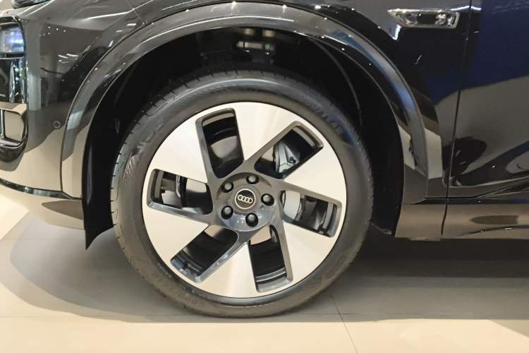 Used Audi Q6L e-tron 2026 First Launch Navigation Edition
