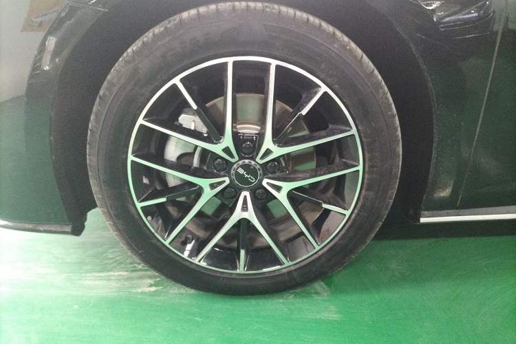 Used BYD Seal 2023 DM-i 1.5L 121km Prestige Model
