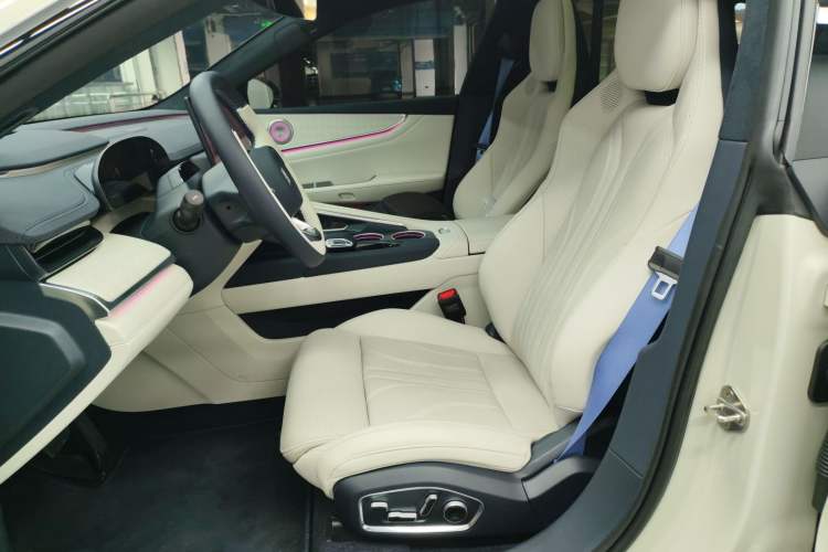 Used Zeekr 001 2026 95° All-Wheel-Drive Max Edition Left Front Seat