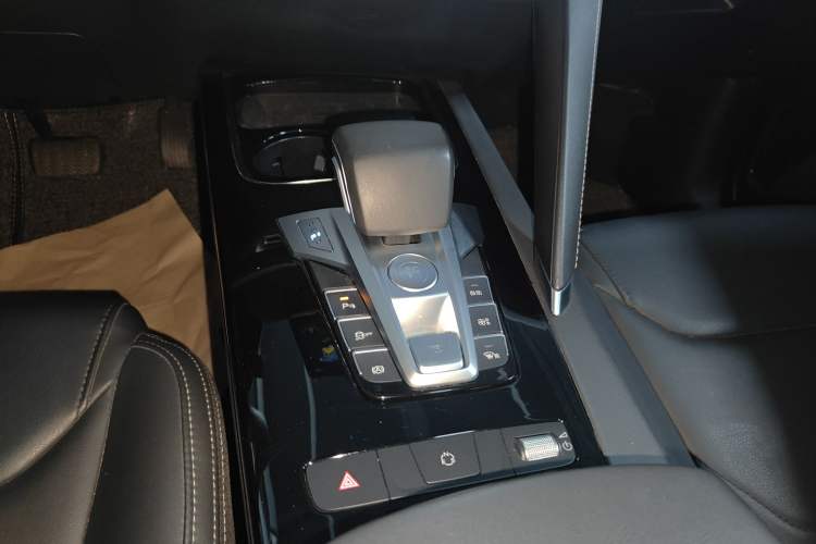 Used BYD Song Pro 2019 1.5T Automatic Elite Edition Gear Lever