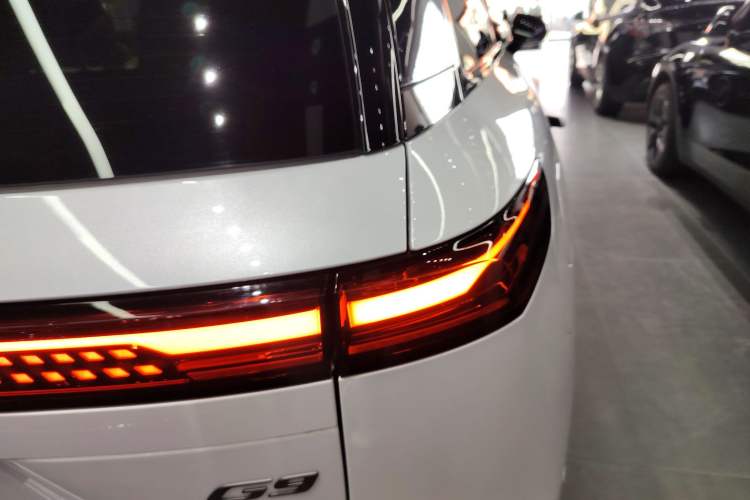 Used XPeng G9 2025 625 Long-Range Max Right Rear Taillight