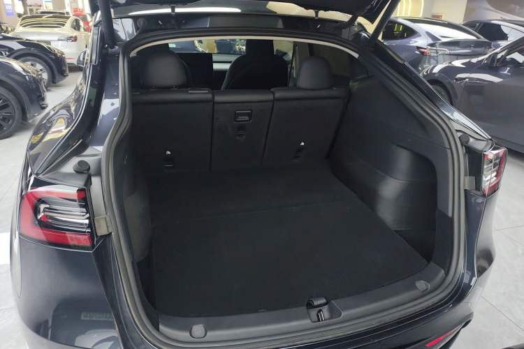 Used Tesla Model Y 2024 Rear-Wheel-Drive Version Trunk