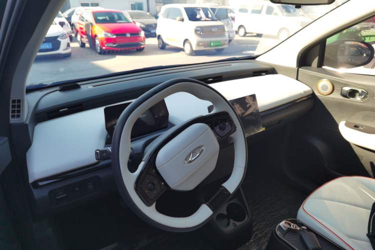 Used Chery Little Ant 2024 Youth Edition 321 km Range Cool Love Version 29.23 kWh
