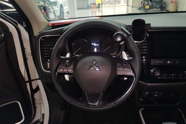 Used Mitsubishi Outlander 2020 2.4L 4x4 Zhi Xiang Edition 5 Seats