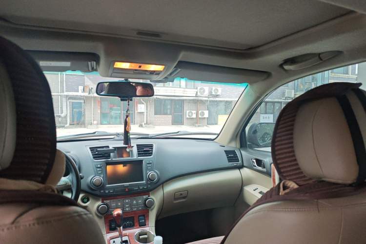 Used Toyota Highlander 2009 2.7L Two-Wheel Drive 7-Seater Supreme Edition Headliner