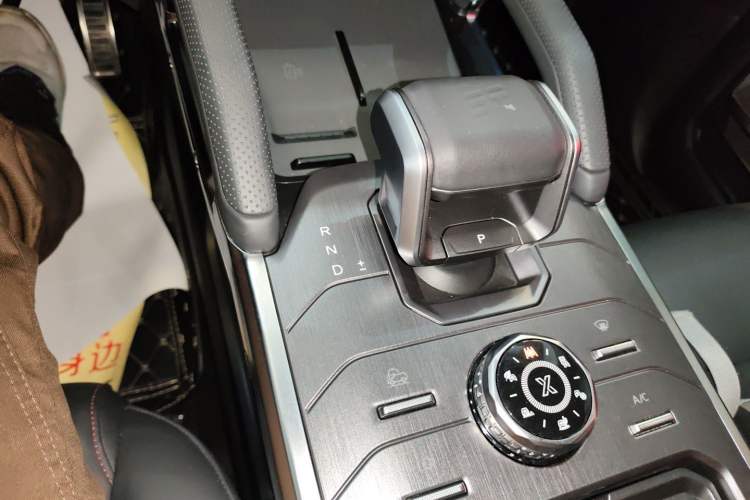 Used JETOUR Traveler 2023 2.0T All-Wheel-Drive CrossPRO
