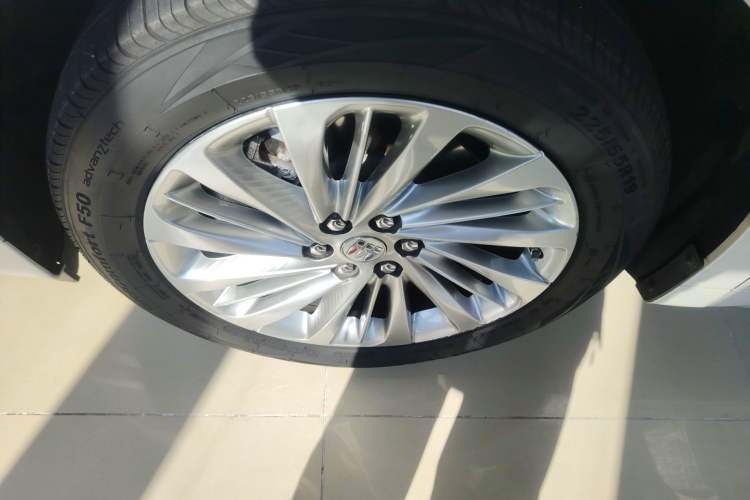 Used Buick Century 2023 2.0T Six-Seater Yinshi Edition
