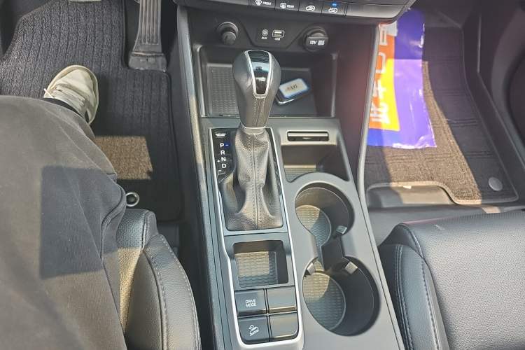 Used Hyundai Tucson 2015 1.6T Dual-Clutch Two-Wheel-Drive Smart Model Gear Lever