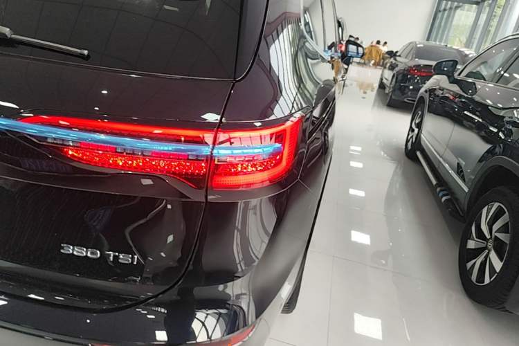 Used Volkswagen Viloran 2024 380TSI Luxury Edition
