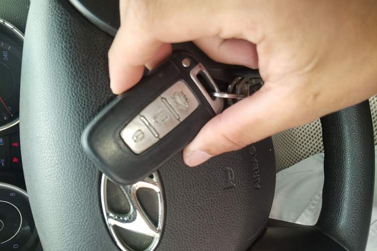 Used Hyundai Elantra (5th Generation / Langdong) 2012 1.6L Manual Leading Model