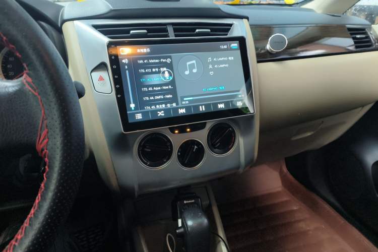 Used Venucia R50 2014 1.6L Automatic Splendid Edition