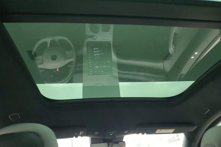 Used Nio ES6 2024 75 kWh Headliner