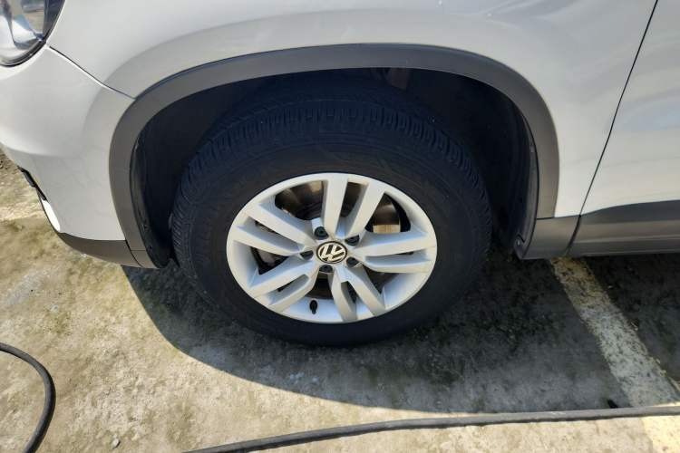 Used Volkswagen Tiguan 2016 300TSI Automatic Two-Wheel Drive Trend Edition Left Front Wheel Hub