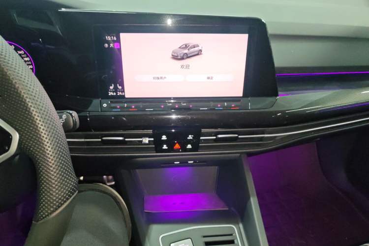 Used Volkswagen Golf 2023 Facelift 280TSI DSG R-Line Lite Audio And AC Panel