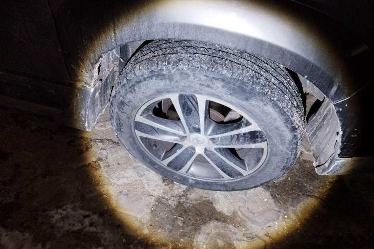 Used Yema F16 2014 1.6L Manual Elite Edition Right Front Wheel Hub