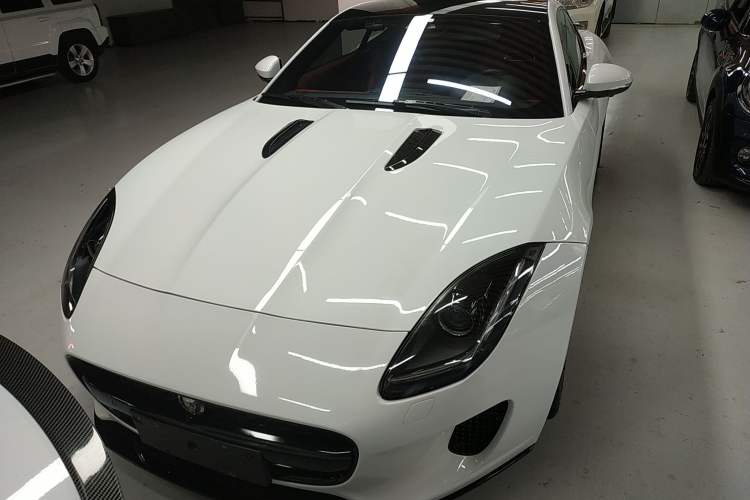 Used Jaguar F-TYPE 2019 2.0T Hardtop Version
