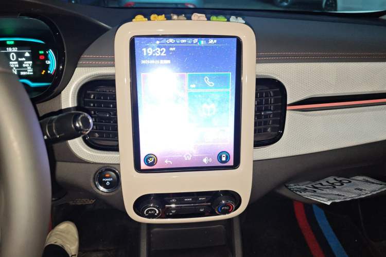 Used Chery Little Ant 2022 Revised Version Sweet Pink Edition Half-Sugar Version Lithium Iron Phosphate 30.7 kWh 30 kW 301 km