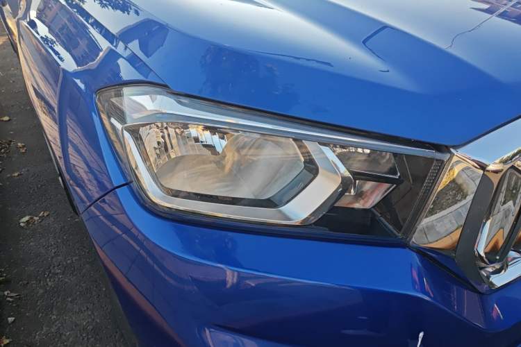 Used SAIC MAXUS T60 2017 2.0T Gasoline Automatic Two-Wheel Drive High-Ride Comfort-Grade Standard Cabin