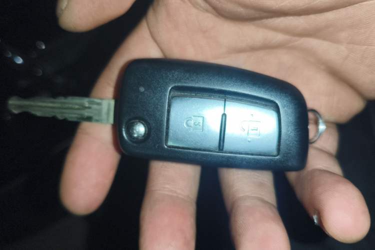 Used Nissan Tiida 2016 1.6L CVT Cool Dynamic Edition Vehicle Key