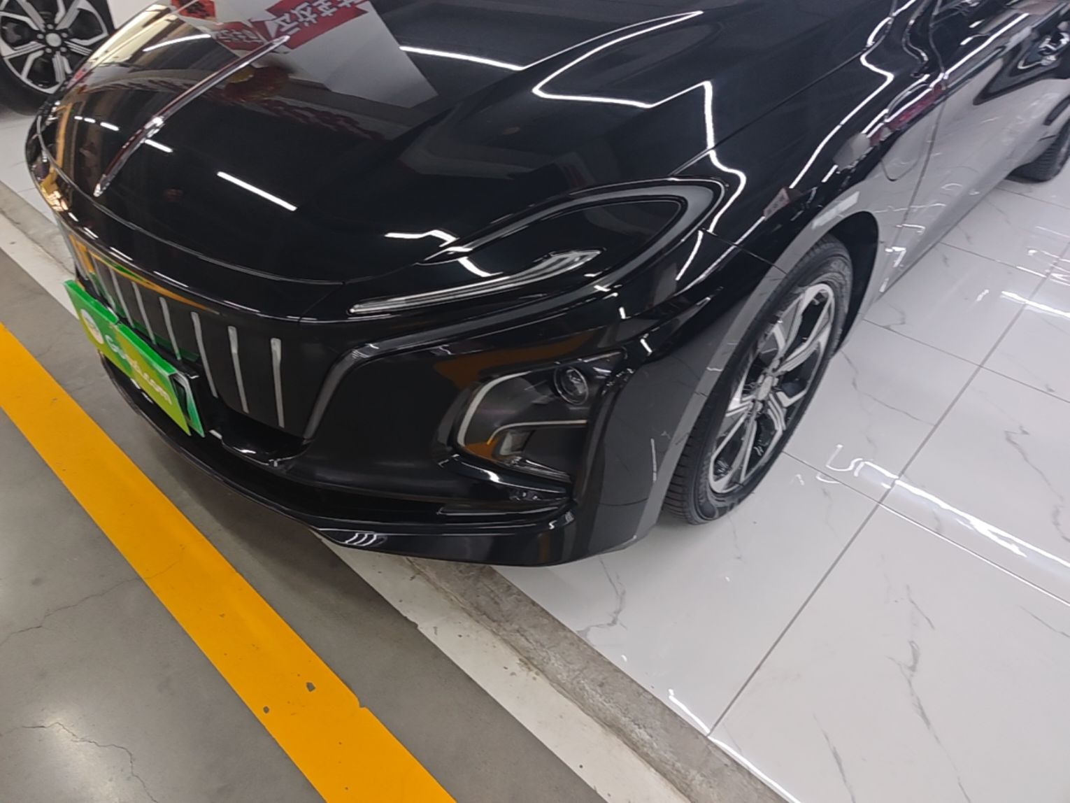 Hongqi E-QM5 2023 Revised Version Basic Travel Edition — снимка 8